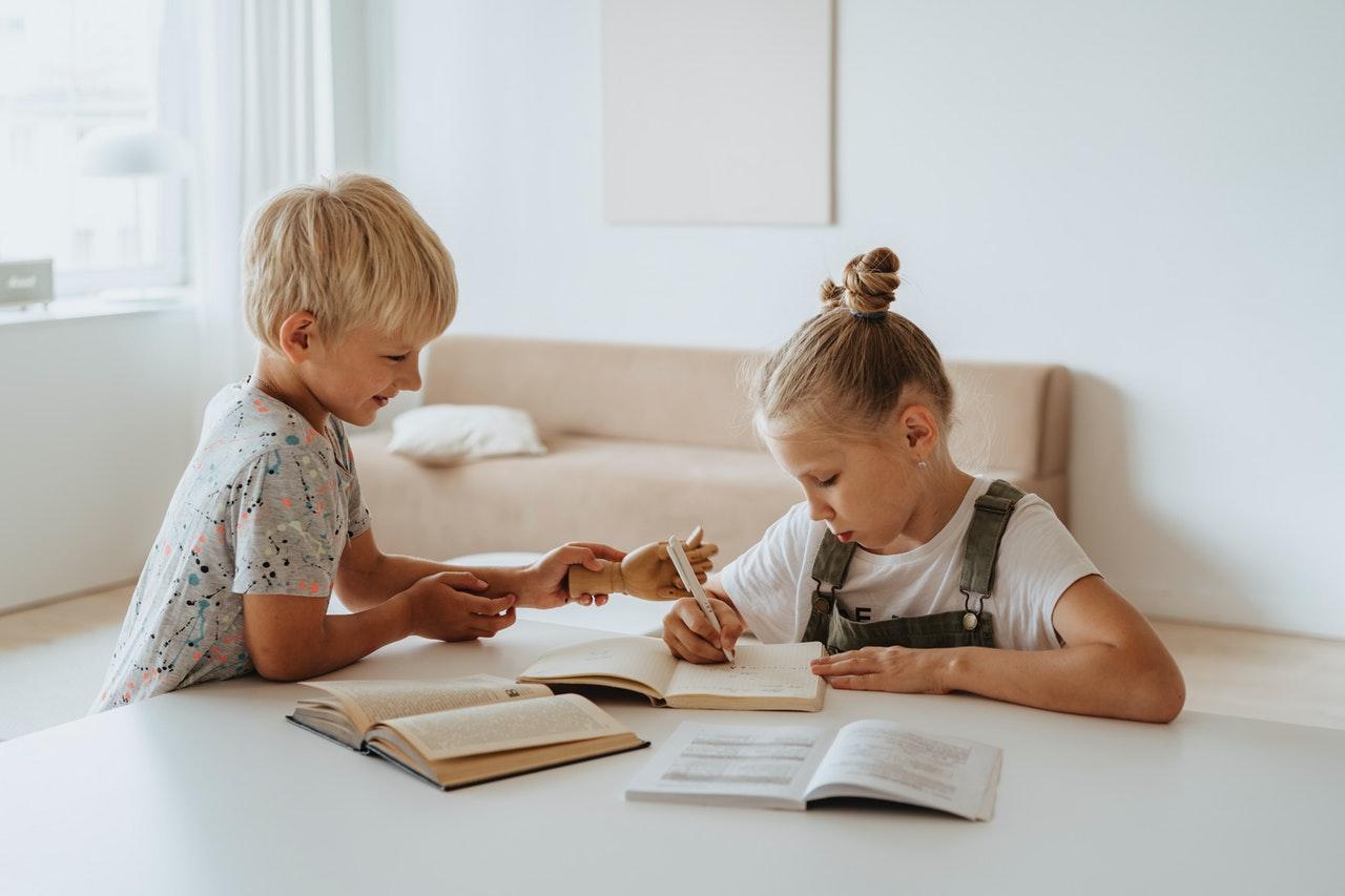 How to Help Kids Adapt to a New School After the Move?