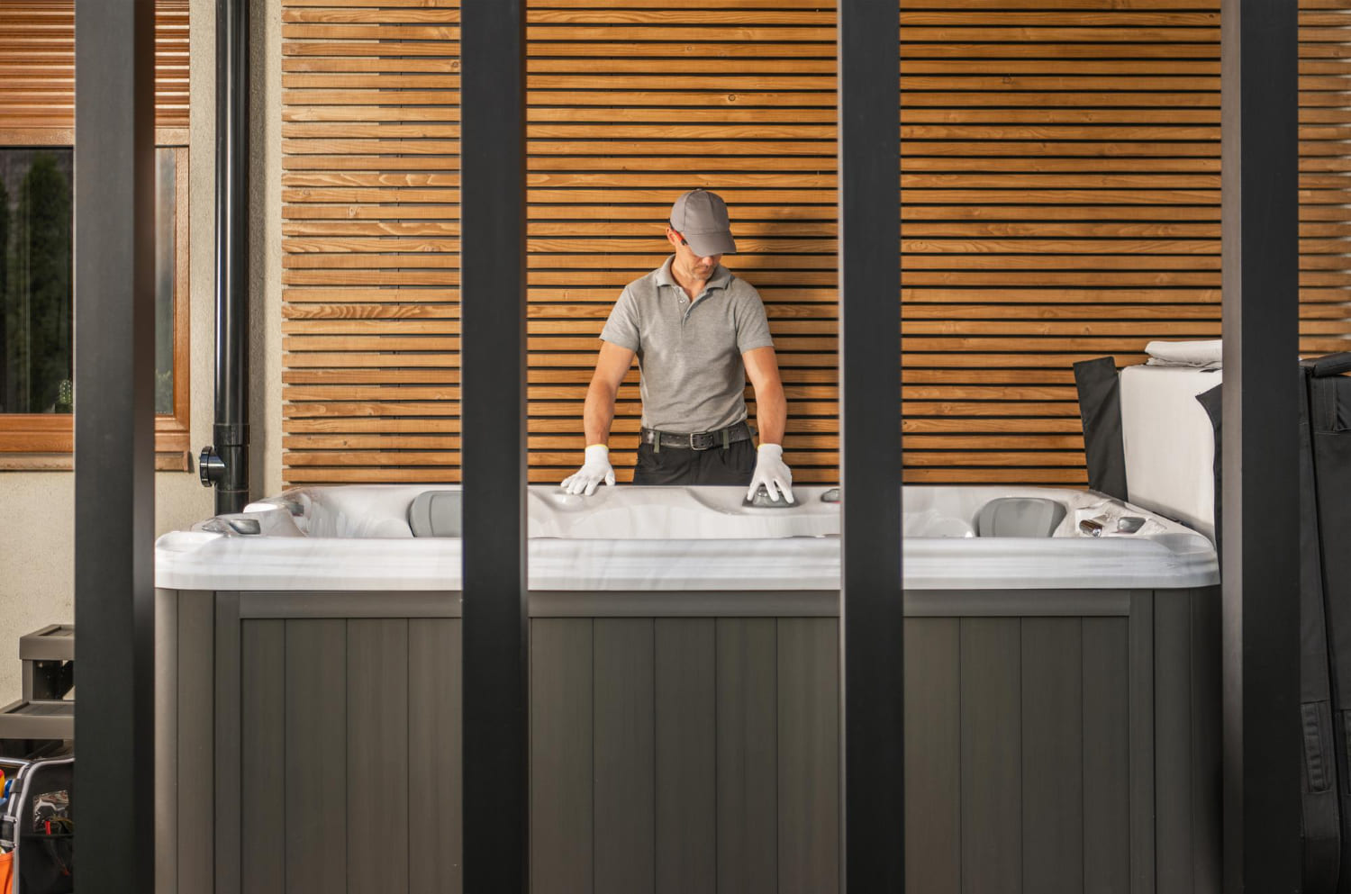 Hot Tub Movers Los Angeles: Spa and Jacuzzi Relocation Experts